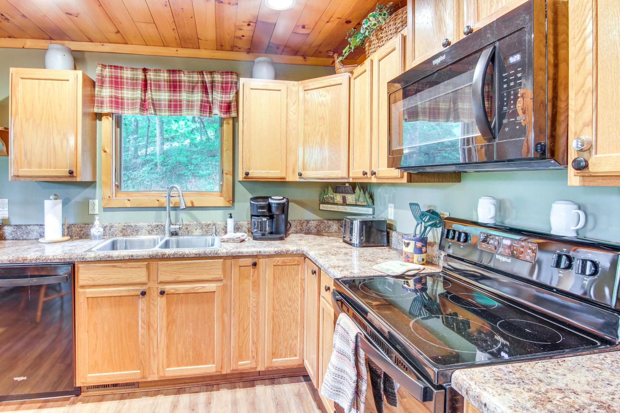 Charming Fox Den Cabin In Whittier With Hot Tub! Εξωτερικό φωτογραφία