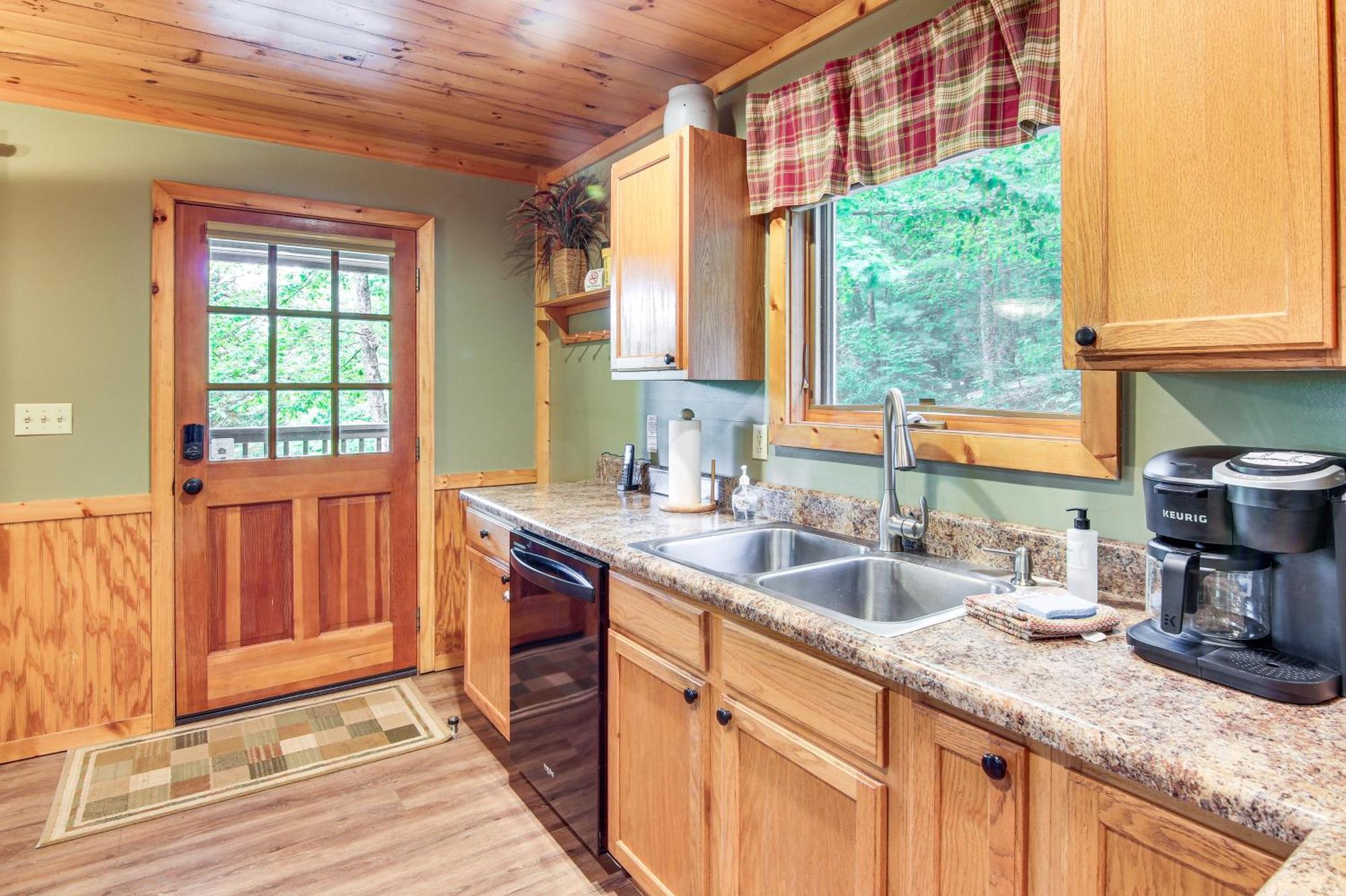 Charming Fox Den Cabin In Whittier With Hot Tub! Εξωτερικό φωτογραφία